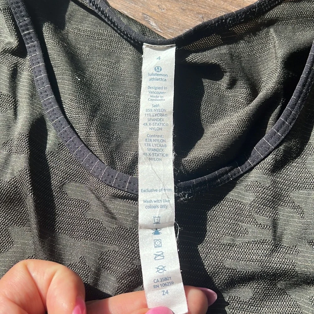 lululemon camo short sleeve - Picture 3 of 4